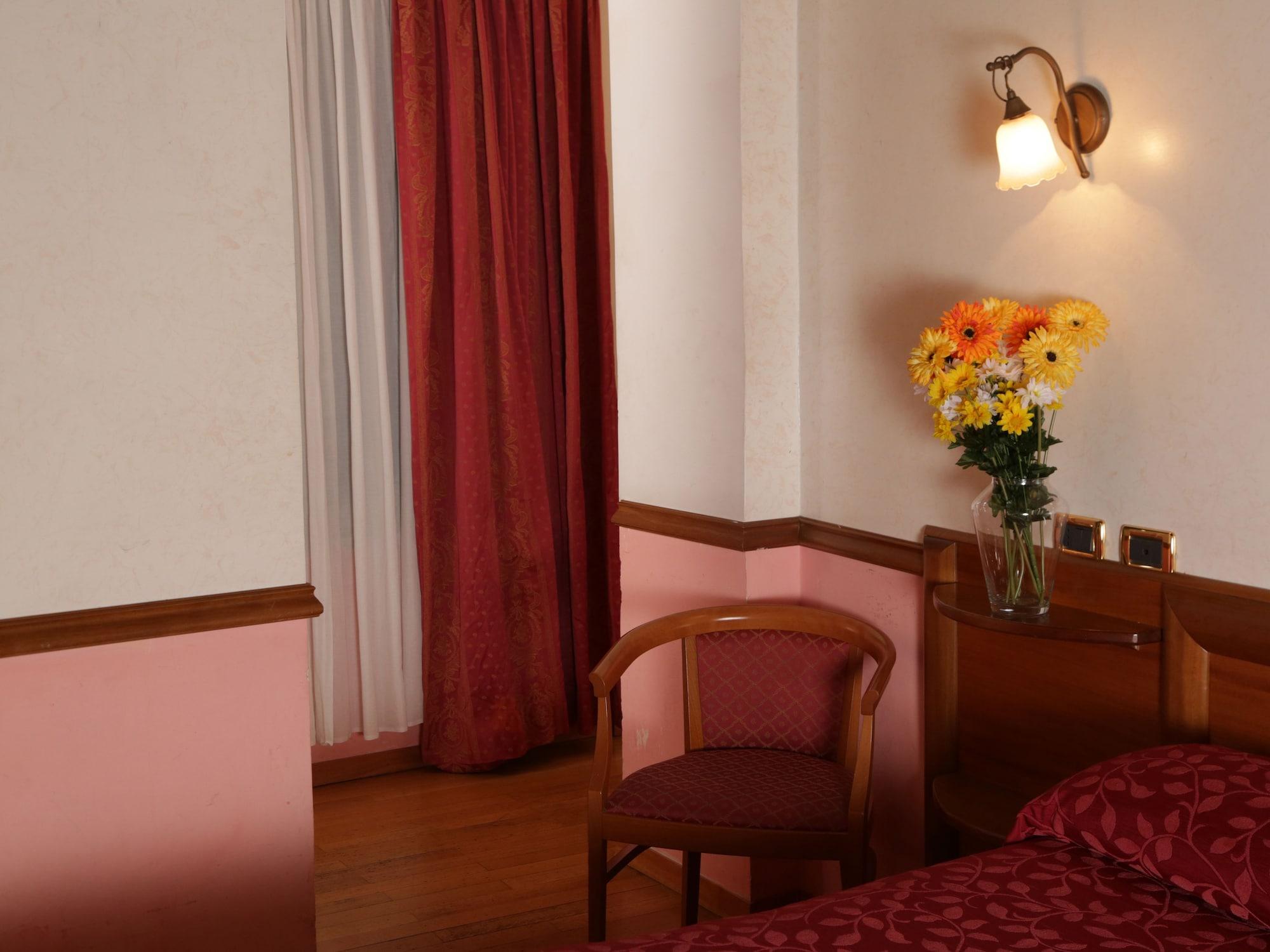 Hotel Santa Prassede Рим Екстериор снимка