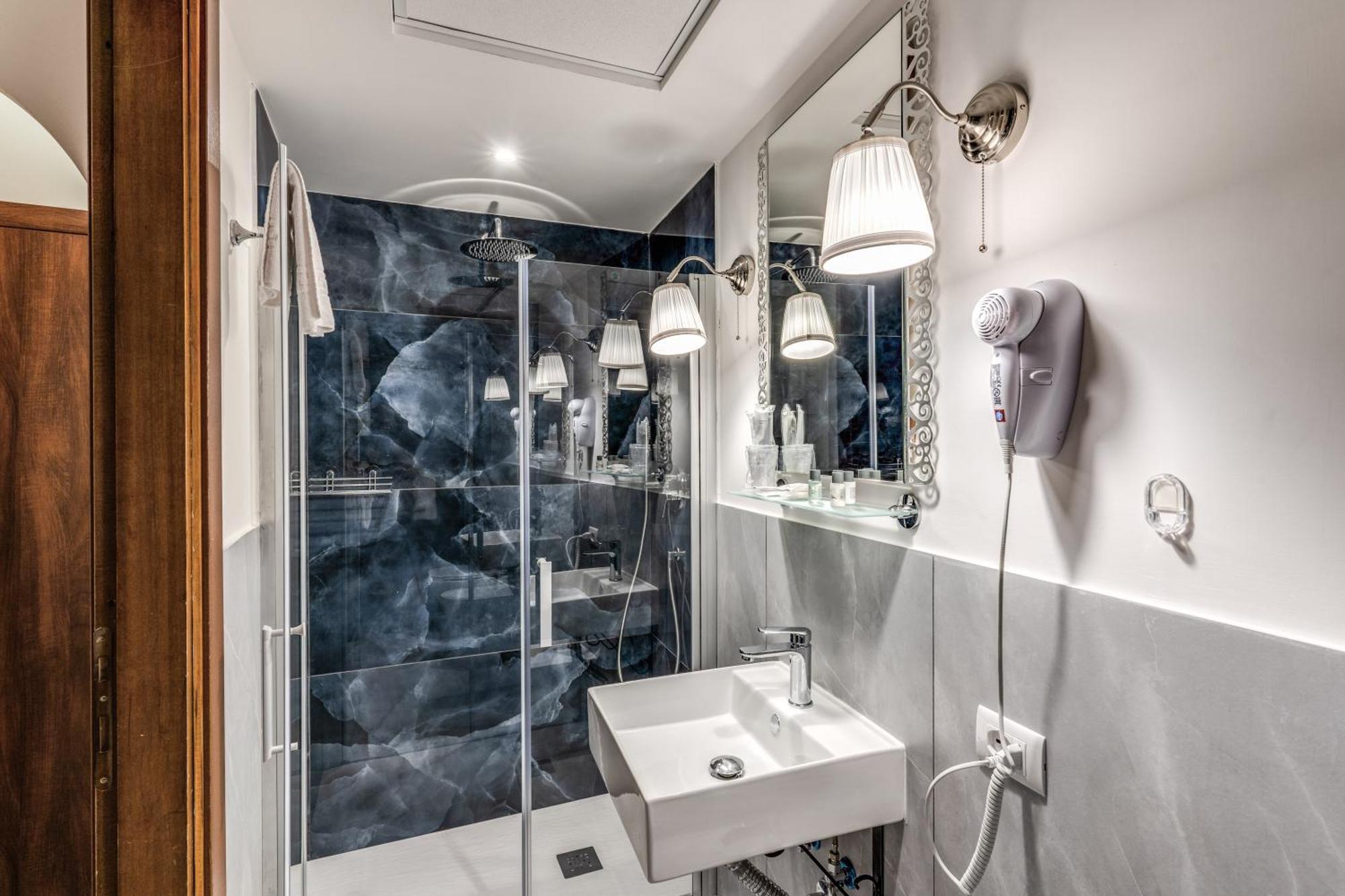 Hotel Santa Prassede Рим Екстериор снимка