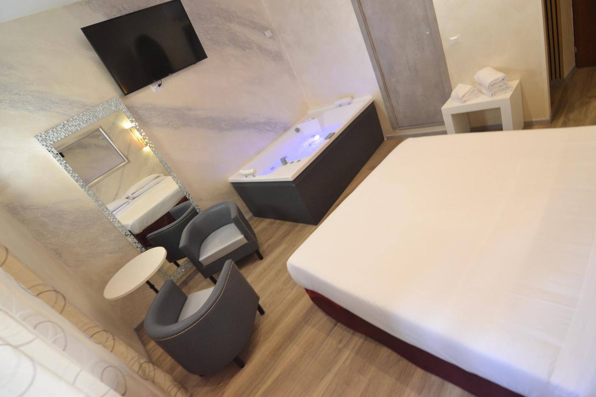 Hotel Santa Prassede Рим Екстериор снимка