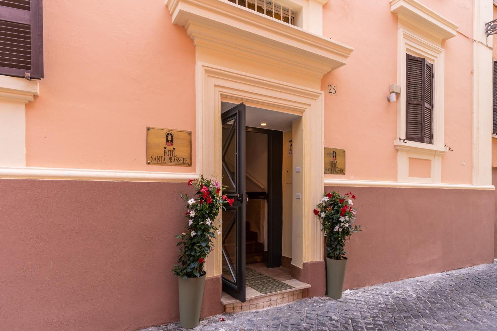 Hotel Santa Prassede Рим Екстериор снимка