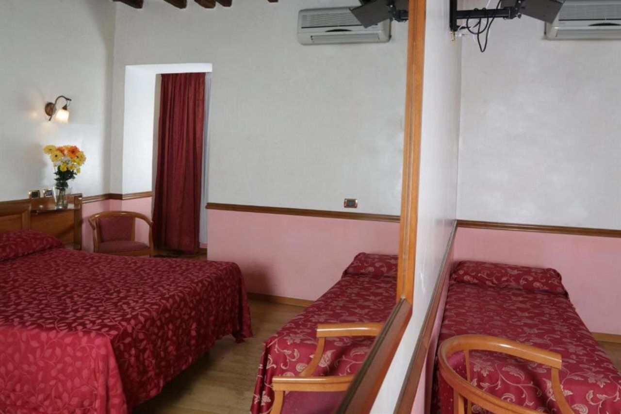 Hotel Santa Prassede Рим Екстериор снимка